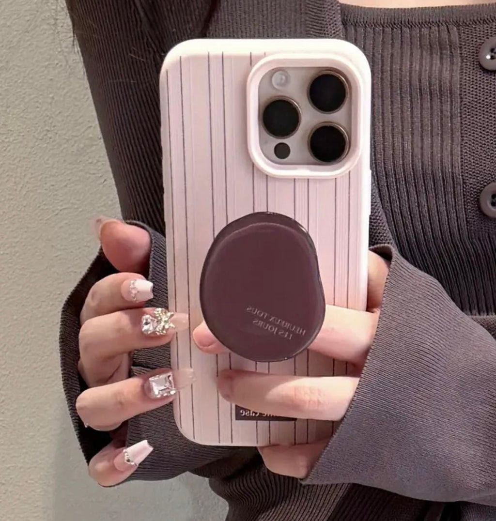 İphone pembe üzerine kahve dikey çizgili ve kahve çekirdeği tutucu aparatlı telefon kılıfı